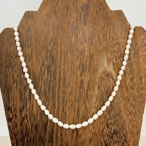 Freshwater Pearl Necklace Gold Tone Clasp Elegant Classic Dainty Minimal